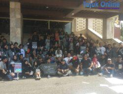 Ratusan Massa Yang Tergabung Dalam Koalisi Pers Sumatera-Selatan Menggelar Aksi Solidaritas Menolak RUU Penyiaran