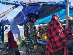 Satgas Yonif 323 Buaya Putih Kembali Bahagiakan Masyarakat dengan Rosita