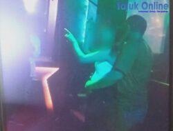 Viralnya Oknum Lurah Batam Yang Mabok- mabok an dan Cium Peluk Wanita Sexi di Cafe Batam, Camat Lurah Tersebut (BUNGKAM) Saat di Konfirmasi.