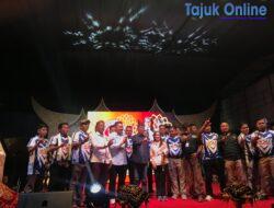 Calon Walikota Batam Amsakar Achmad bersama calon Wakil Walikota Li Claudia Chandra Silahturahmi Urang Awak di SP Plaza Batu Aji Berjalan Lancar