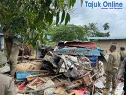 Ditresnarkoba Polda Kepri Bersama Instansi Terkait Lakukan Pembongkaran Lima Rumah Liar Di Batam Untuk Memberantas Peredaran Narkoba