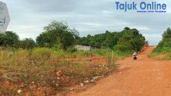 Empat RT di RW 23 Batam Protes Jalan Rusak, Empat Pengembang Dituding Abai.