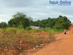 Empat RT di RW 23 Batam Protes Jalan Rusak, Empat Pengembang Dituding Abai.