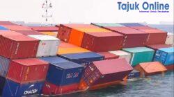 Insiden Kapal Raksasa di Selat Malaka : Agen Ditunjuk Pasca Tubrukan, Kontainer Tenggelam 50 Meter Jadi Sorotan